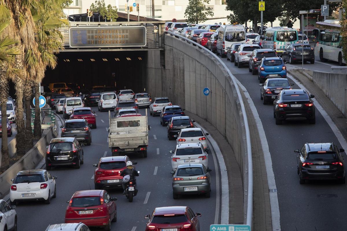 Ronda de Dalt: accidente a las 06:15 provoca retenciones de más de 7 km