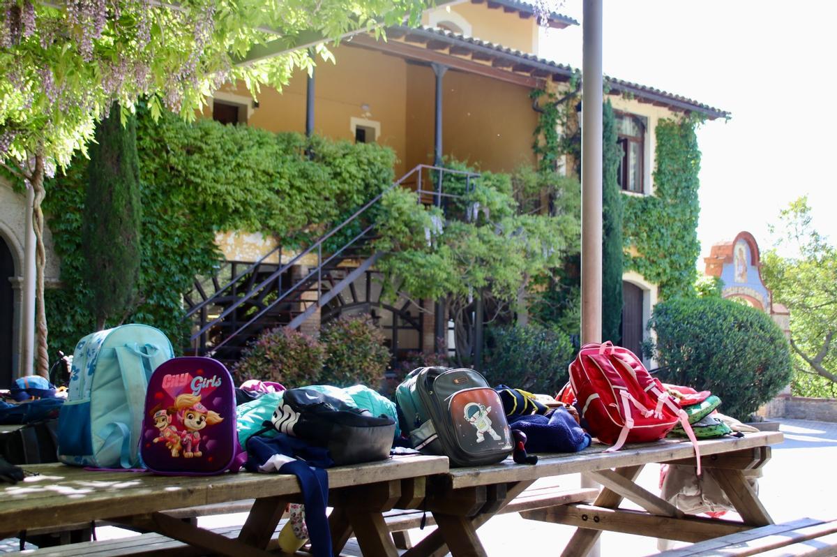 ≈ 800 escuelas públicas catalanas se suman a la campaña contra salidas y colonias escolares