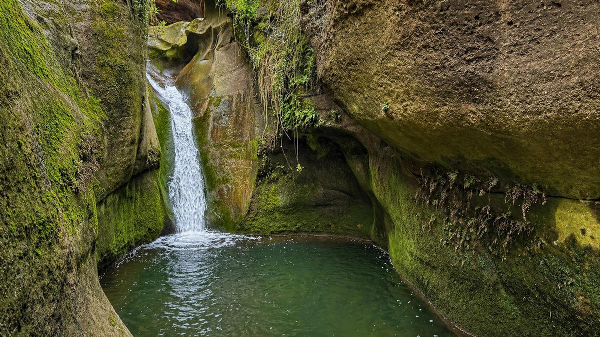 Font de les Rovires: la cascada natural a 20 min de Barcelona