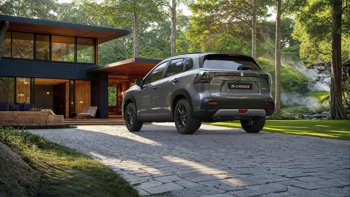 Suzuki Vitara Edición Limitada con detalles exteriores negros y costuras interiores naranjas