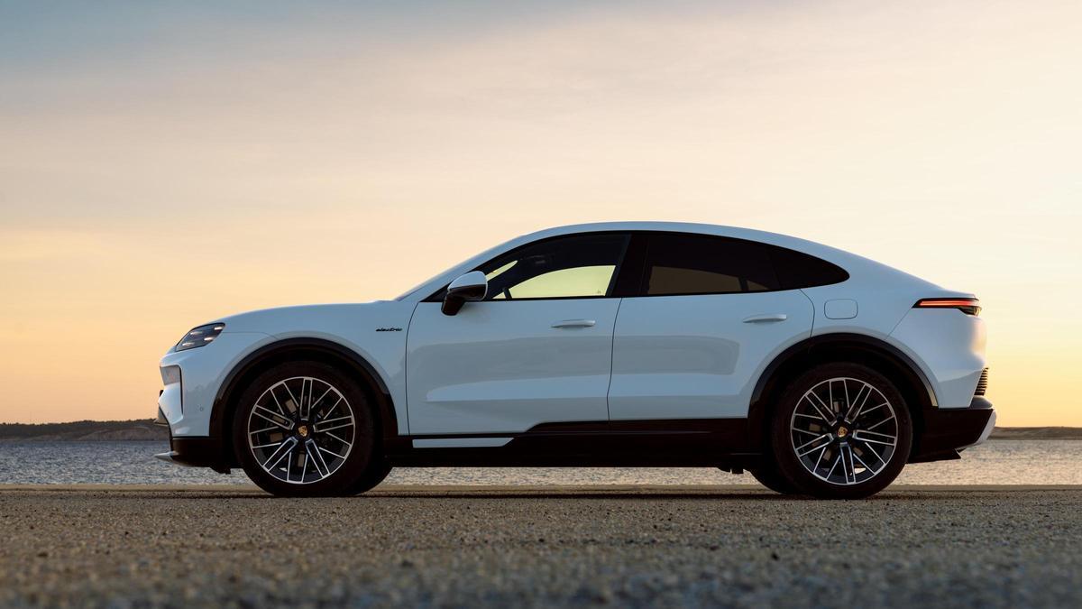 Porsche Cayenne Coupé Electric en exposición en el Salón de Ginebra