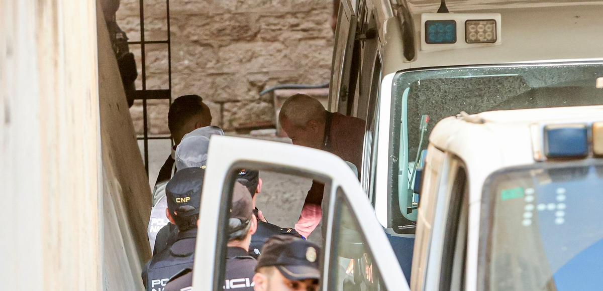Jesús Tavira y el escenario del crimen en Alicante