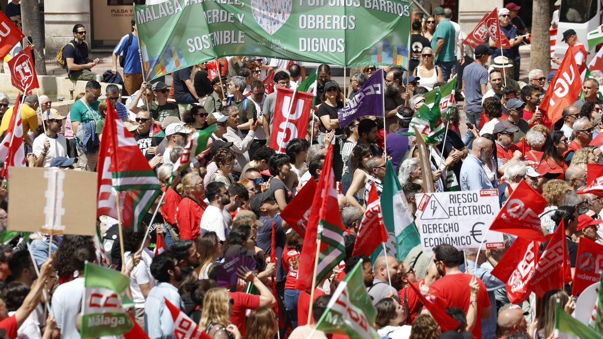 Málaga acoge la manifestación del 1 de mayo con miles de asistentes y presencia de líderes políticos