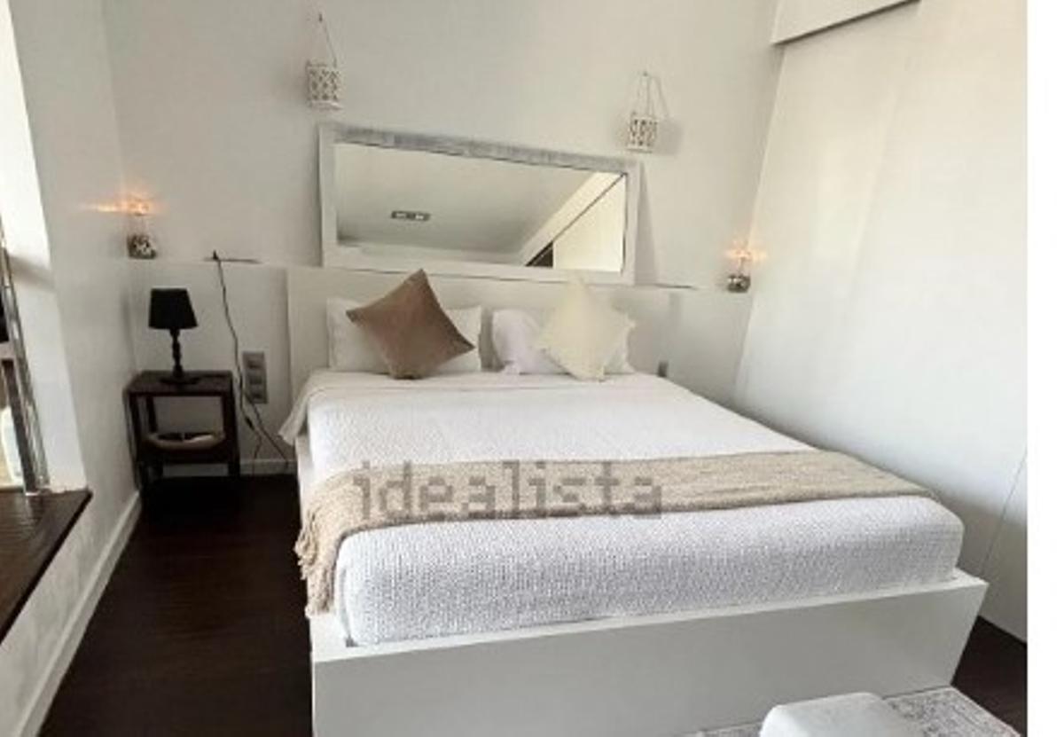 Vista del estudio de 55 m² en la Zona Franca con ascensor