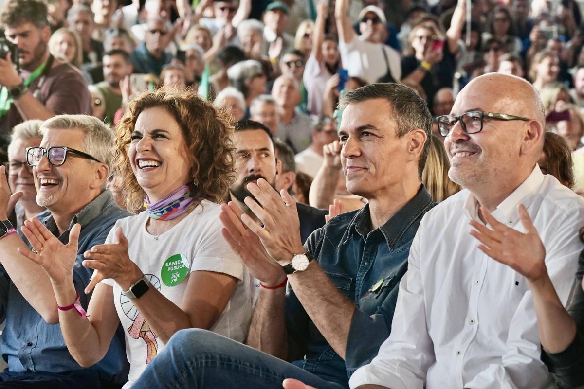 Polideportivo de Cártama lleno de simpatizantes del PSOE durante el acto inaugural