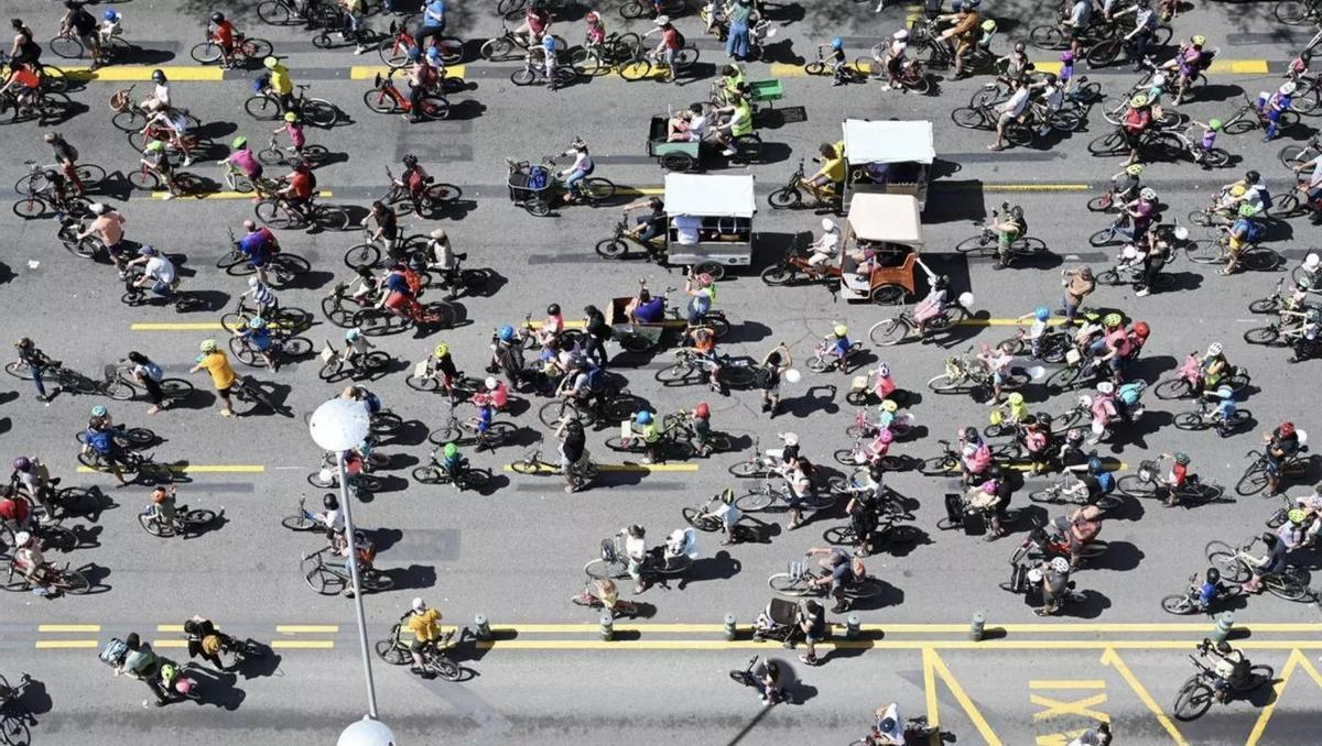 Kidical Mass vuelve a Barcelona: miles de ciclistas en Glòries reivindican seguridad infantil