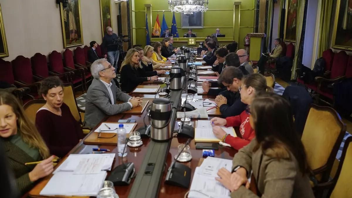 Irregularidades en Urbanismo de Oviedo: se confirma cese de asesor y se abre debate político