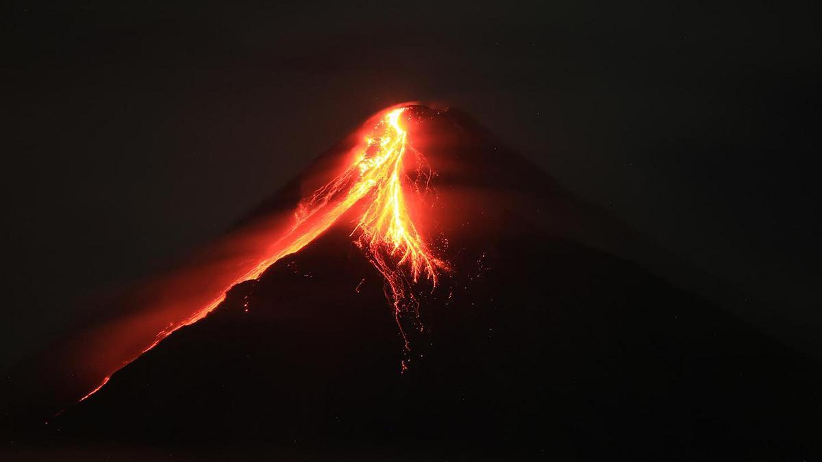 Alerta nivel 3 en el volcán Mayón obliga a evacuar a 1.500 familias en Filipinas