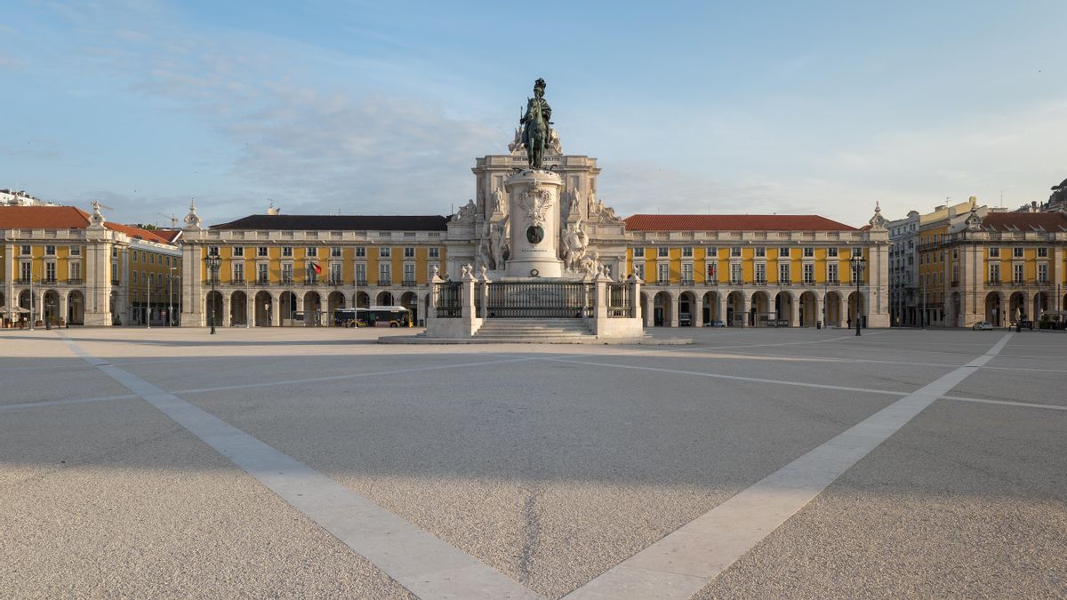 Praça do Comércio de Lisboa sin tiendas permanentes: solo mercados temporales los domingos y eventos