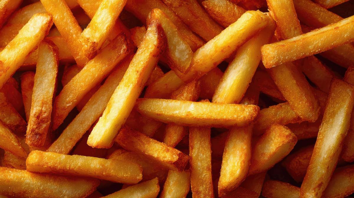 Patatas fritas crujientes tras el truco del vinvin