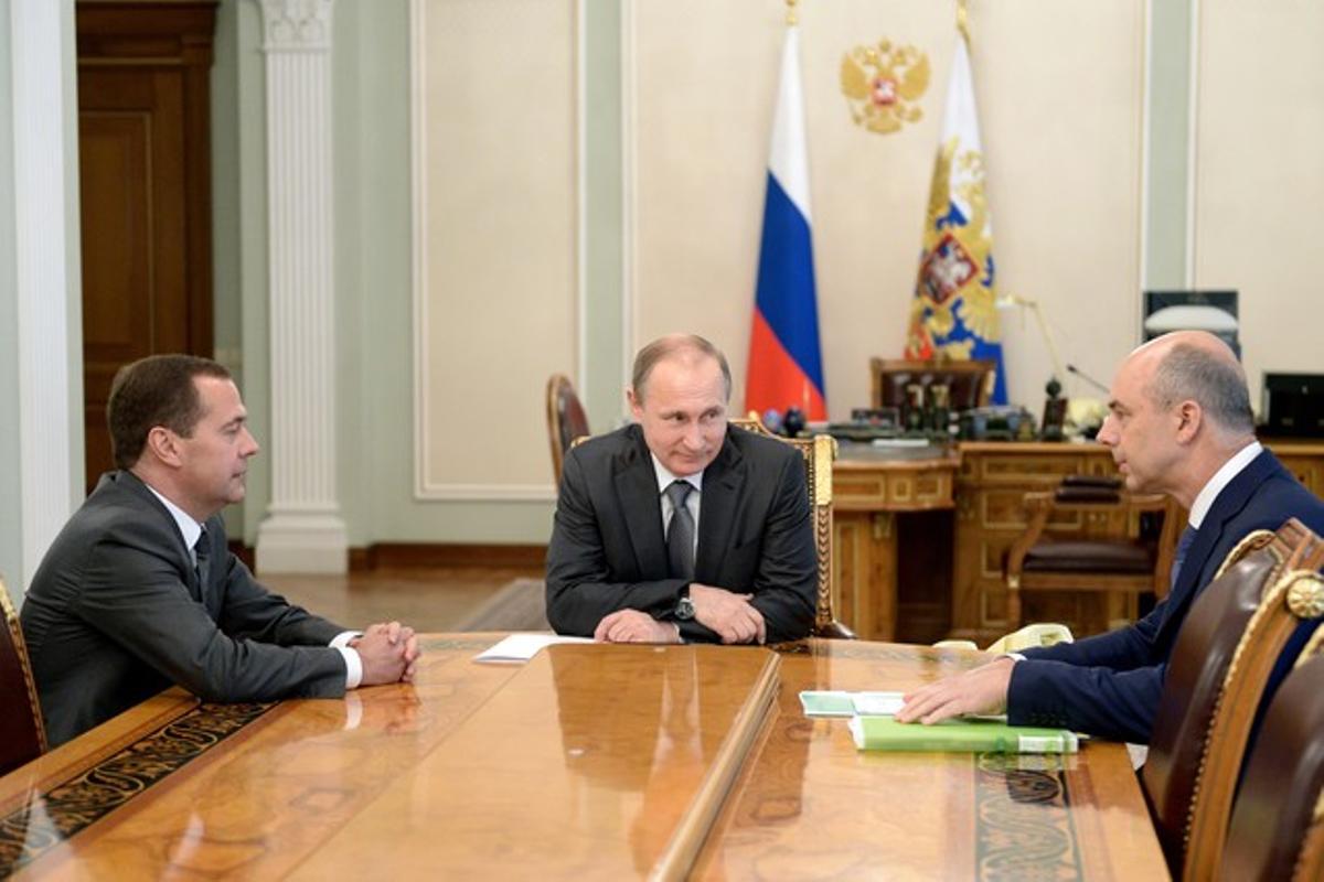 Rusia recibirá 200.000 millones de rublos extra por el alza del crudo