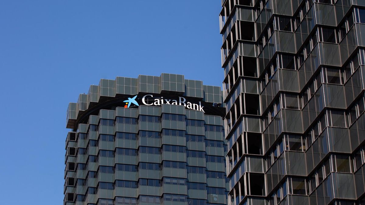 CaixaBank recorta un 27 % sus activos inmobiliarios entre 2023 y 2025