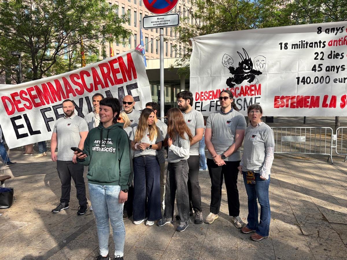 Amnistía solicitada para 18 acusados del boicot a la UB: Alerta Solidària pide clemencia y la Fiscalía exige prisión