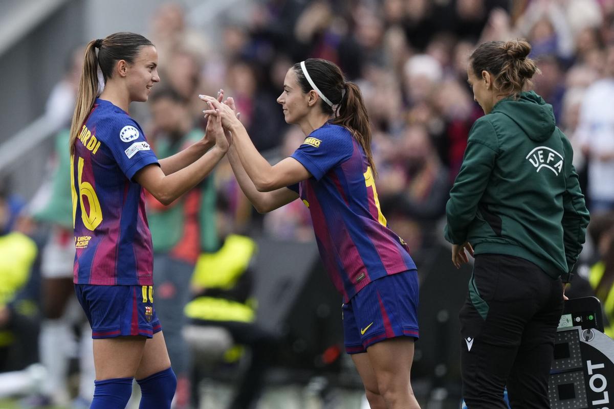 Aitana Bonmatí celebrando su regreso al Camp Nou durante la semifinal contra el Bayern Múnich