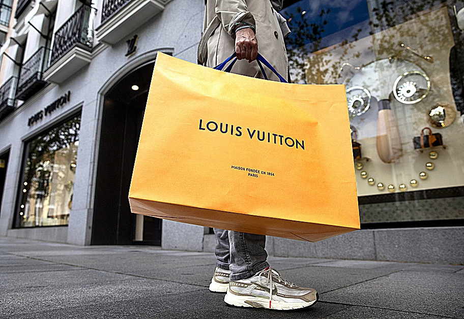 Lujo en España pierde impulso por la subida de precios y la guerra en Oriente Próximo