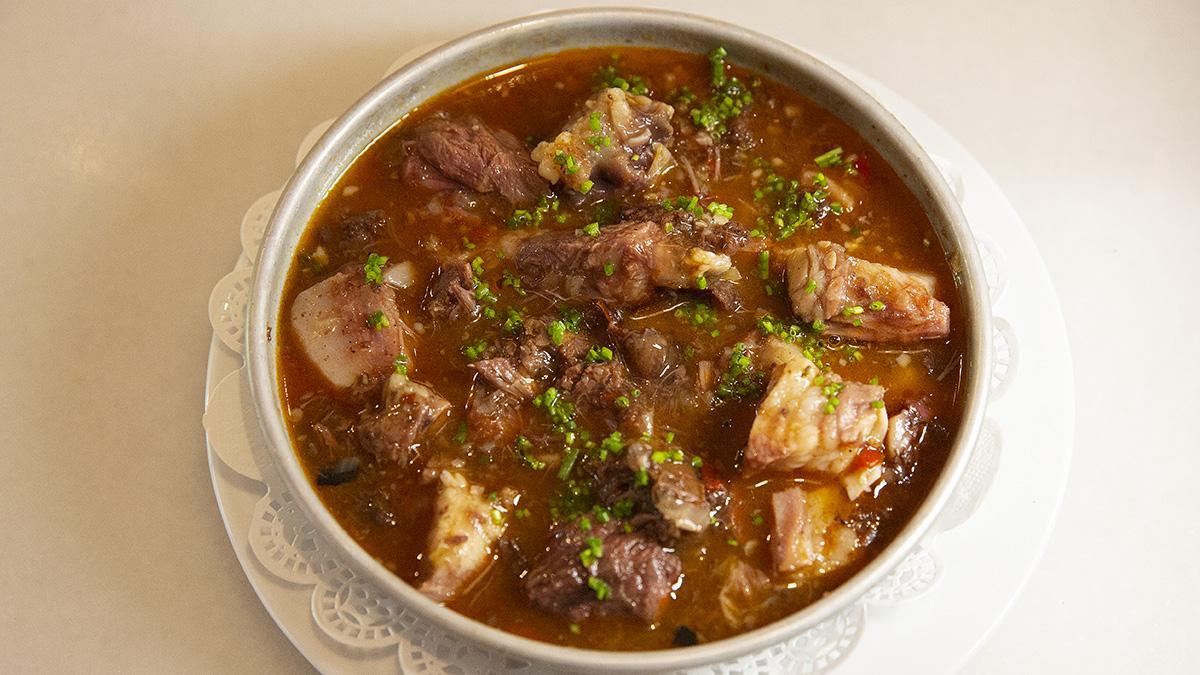 Capipota con bullabesa en Fonda Pepa