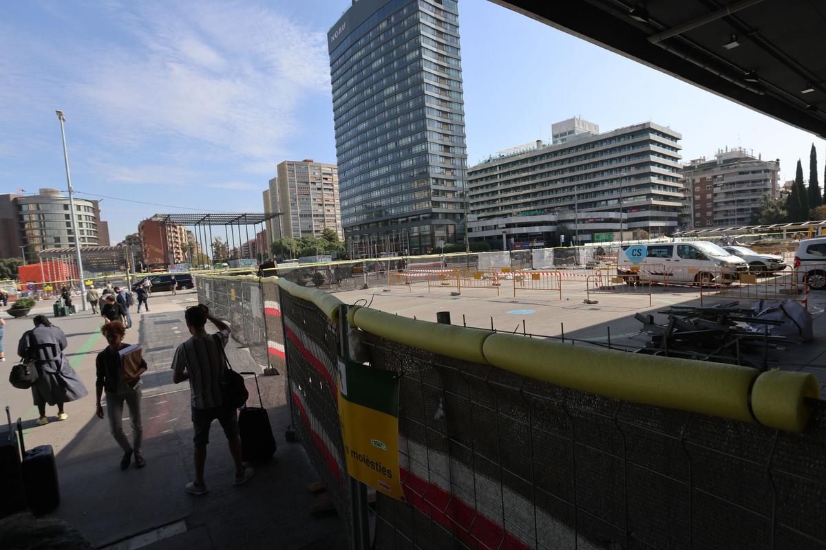 Barcelona reordenará la estación de autobuses de Sants en 2027