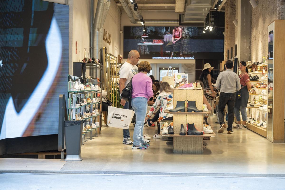 Domingos comerciales en Barcelona 2025: se reabren tiendas en la zona turística