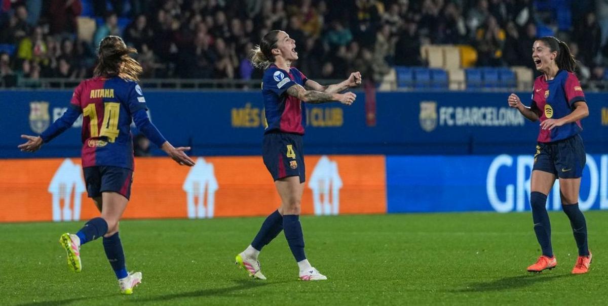 Mapi León entrenando con la defensa del Barça femenino en el Camp Nou