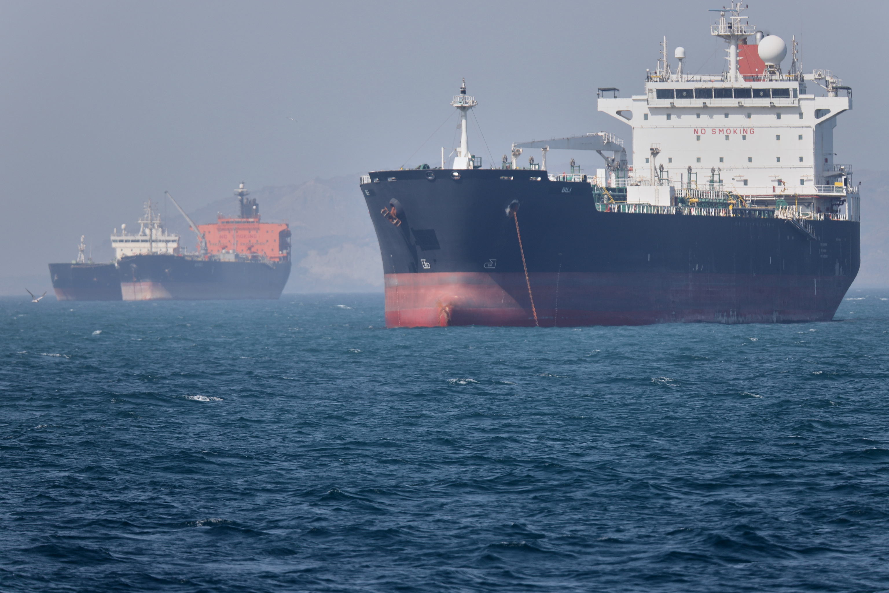 Irán lanza segunda ronda de ataques contra Emiratos Árabes Unidos