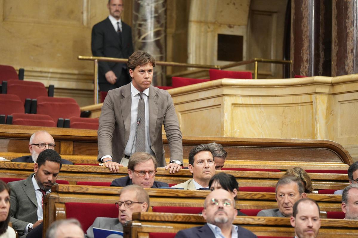 Reunión de representantes de PSC, Junts y ERC en la Mesa del Parlament