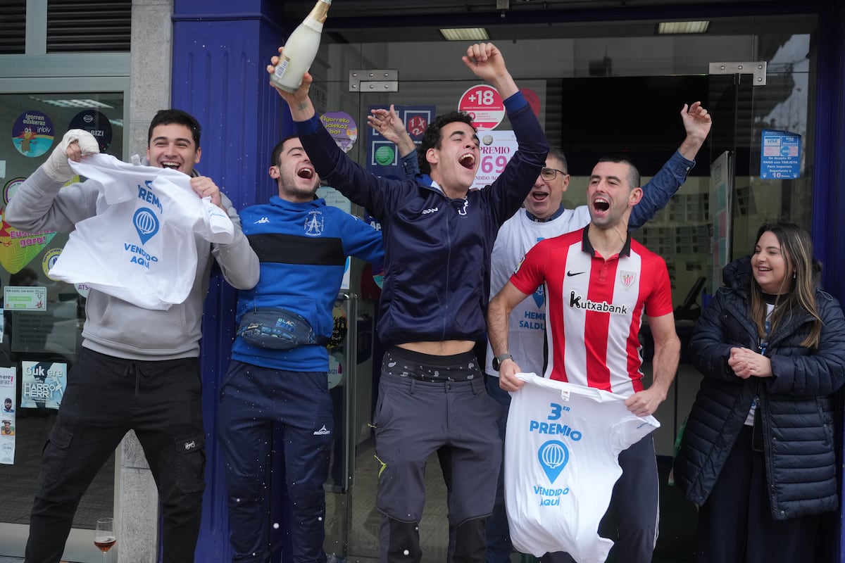 Club de rugby Arratiko Zekorrak deja 2,1 millones sin repartir tras vender décimos de más en la Lotería de Navidad