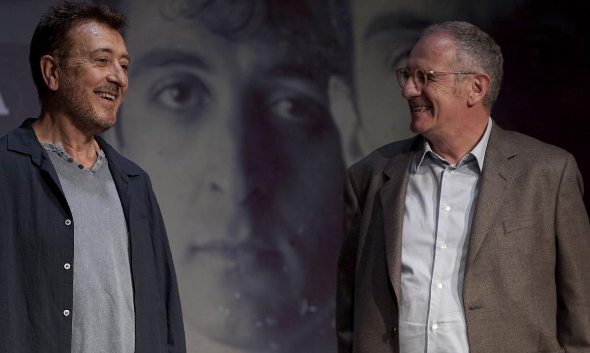 Manolo García y Quimi Portet en el Estadi Olímpic de Barcelona durante el concierto histórico