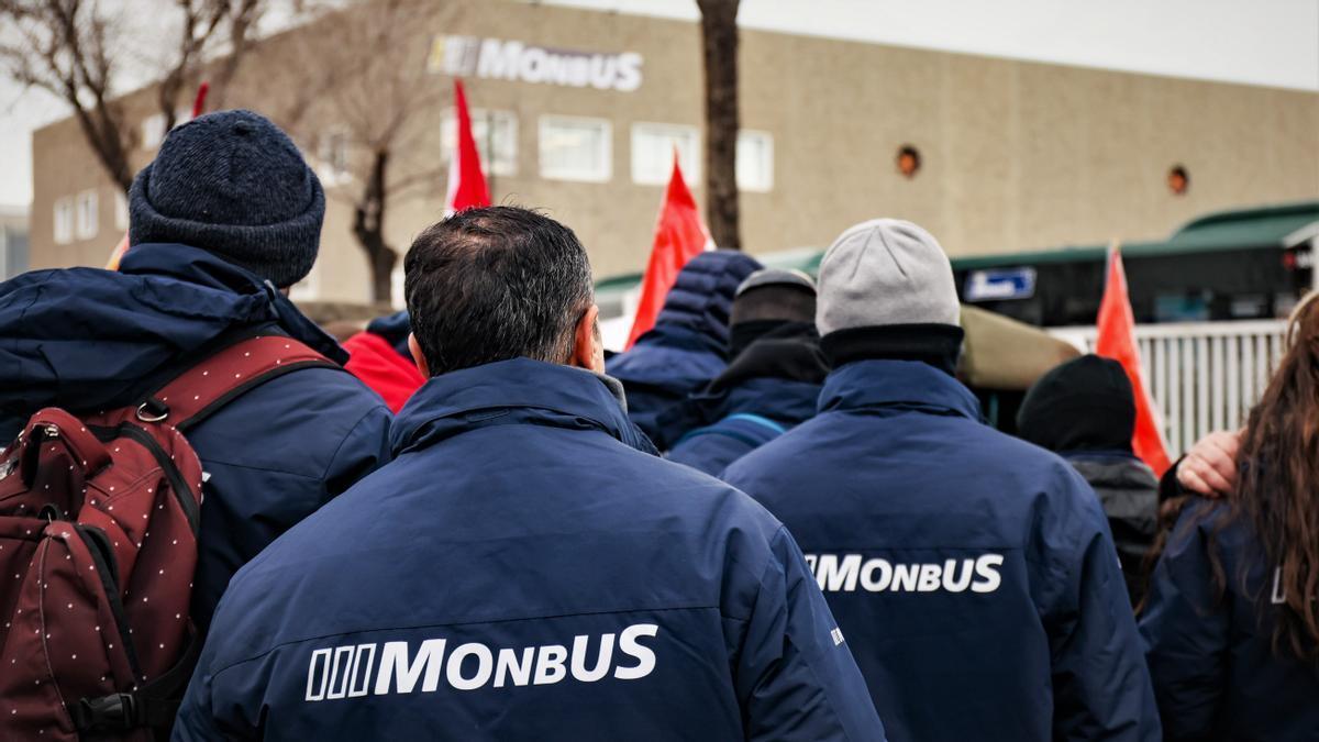 Monbus y Julià condenados a indemnizar a 44 conductores por vulnerar el derecho a huelga