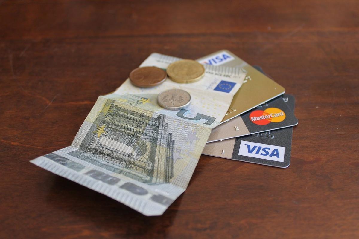 Tarjetas de crédito: el Gobierno prohíbe ampliaciones automáticas sin consentimiento