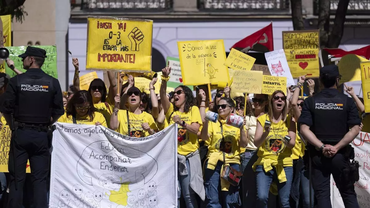 Imagen que muestra el colon con divertículos visibles