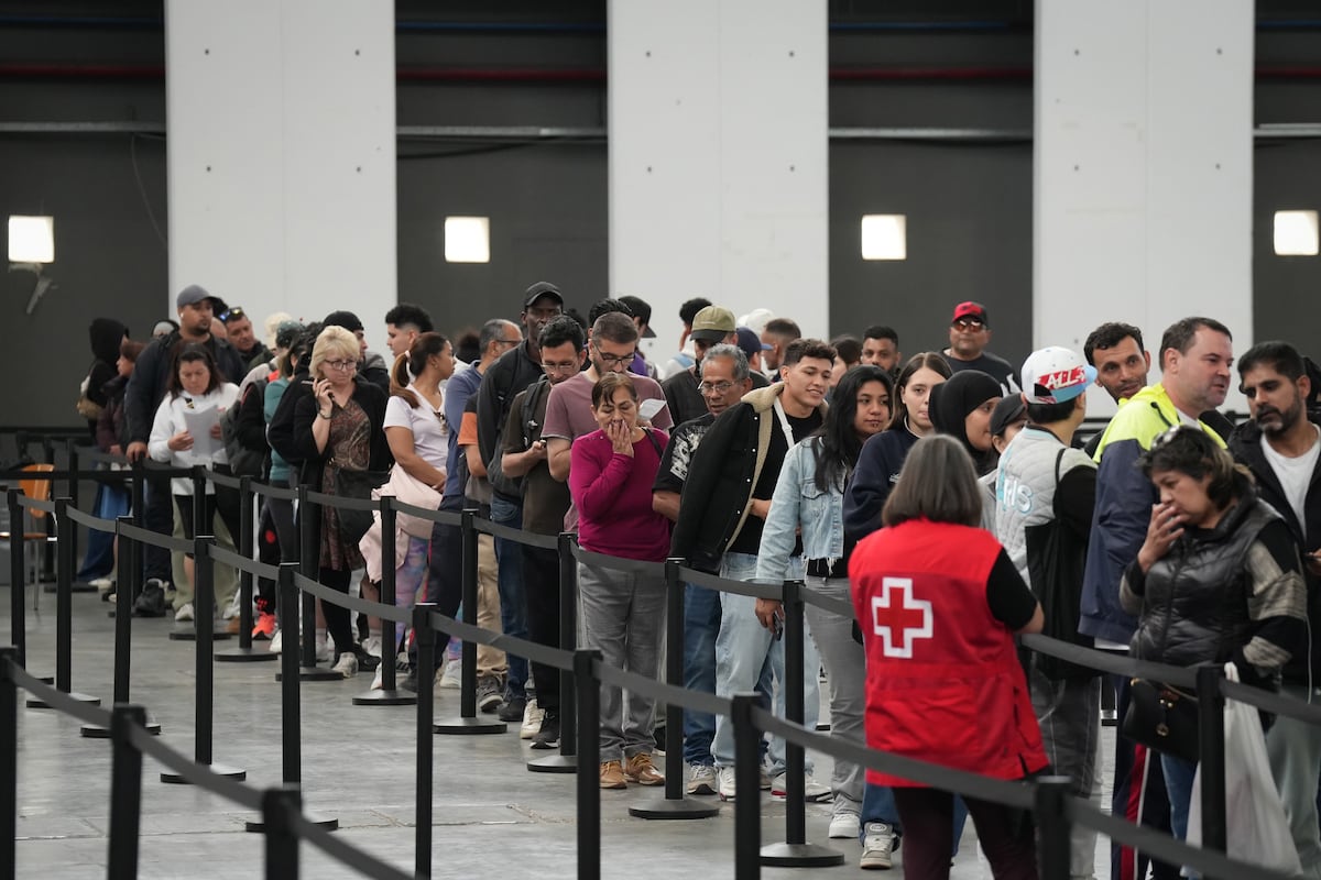 Regularización extraordinaria: el Gobierno delega certificados a ONG y los colegios de abogados protestan