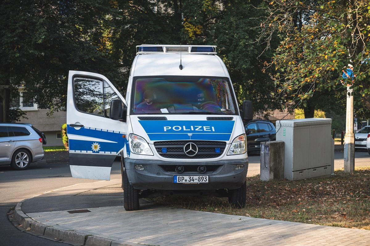 Atraco con rehenes en banco de Sinzig: Policía despliega unidades especiales y helicóptero