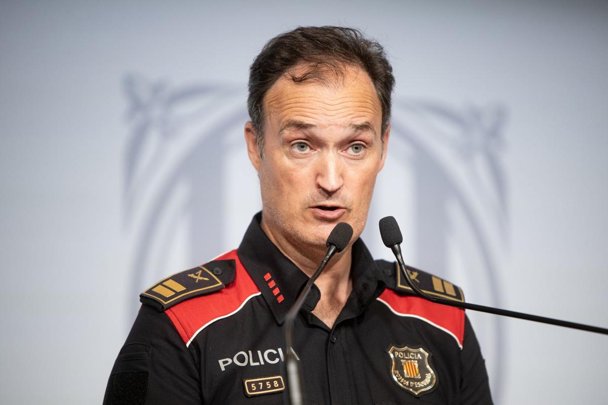 Mossos: Eduard Sallent cesado y denuncia de infiltración en asamblea docente