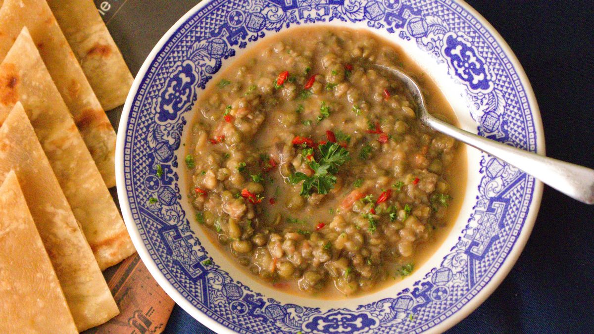 Sopa de lentejas libanesa: Elena Segura publica la receta del adas bil hamod y revoluciona la mesa española