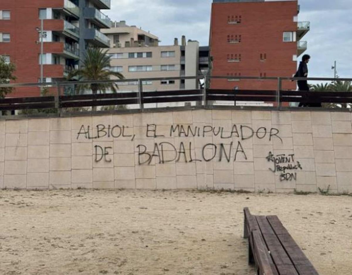 Pintadas contra Albiol en Badalona: la Guardia Urbana detiene a seis jóvenes de ERC