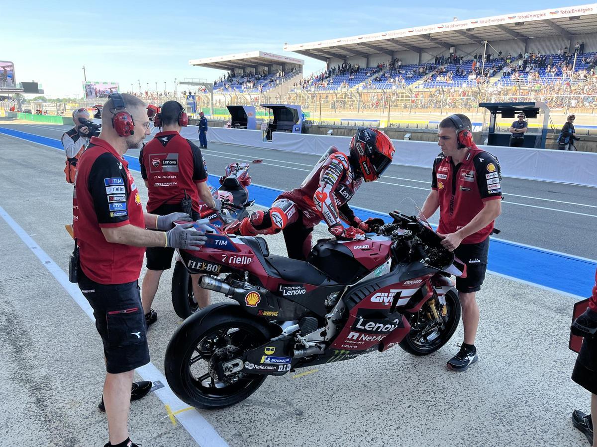 Marc Márquez en su Ducati durante la clasificación de Le Mans
