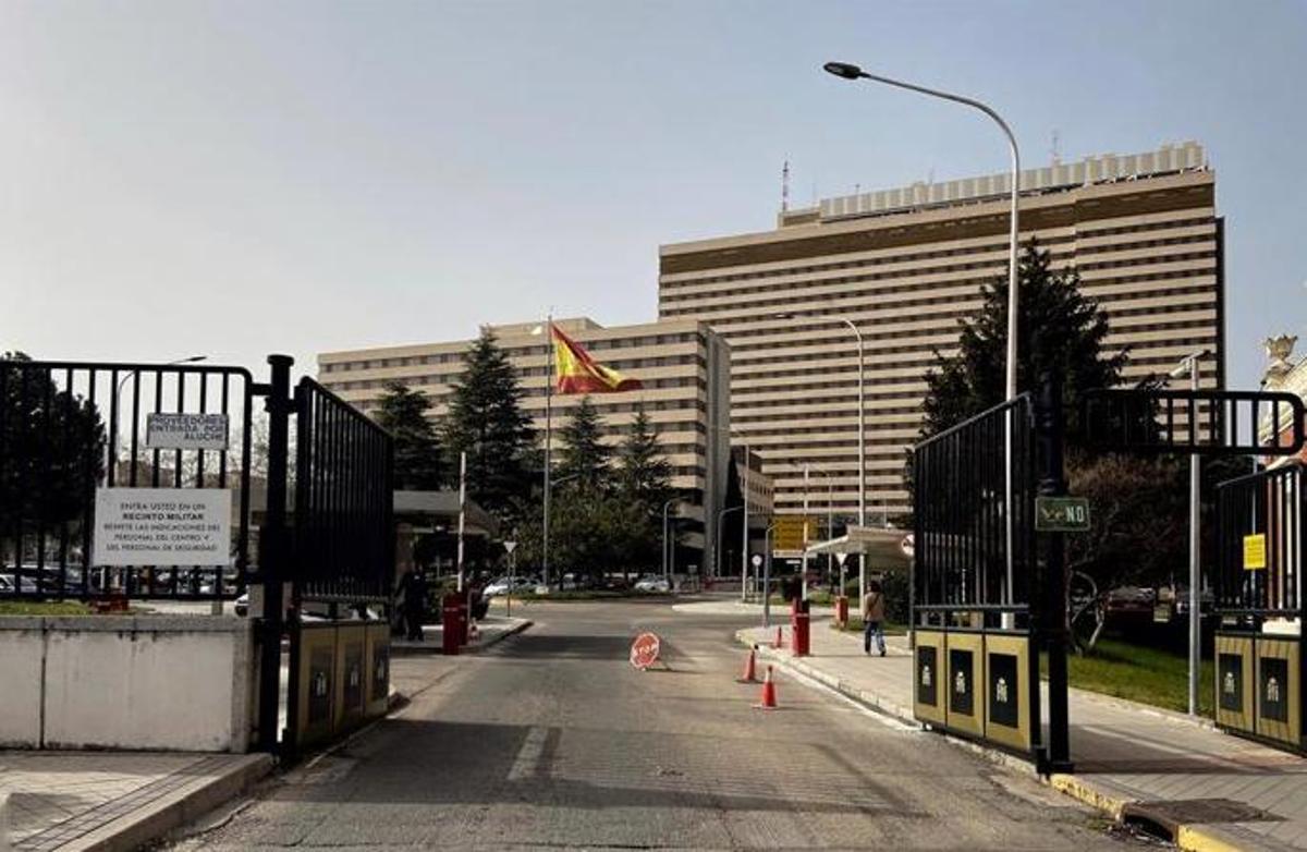 hantavirus: Hospital Gómez Ulla activa dispositivo de aislamiento para 14 pasajeros del MV Hondius