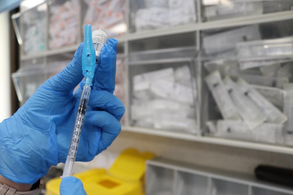 Moderna lanza vacuna contra el hantavirus y sus acciones suben 14 % tras anuncio