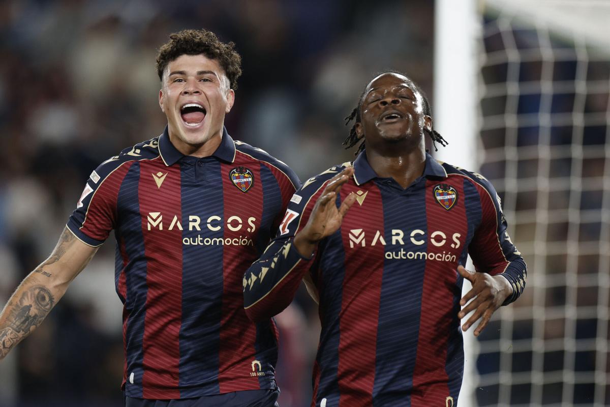 Levante 3-2 Osasuna: la remontada de locura con gol de cabeza de Etta Eyong