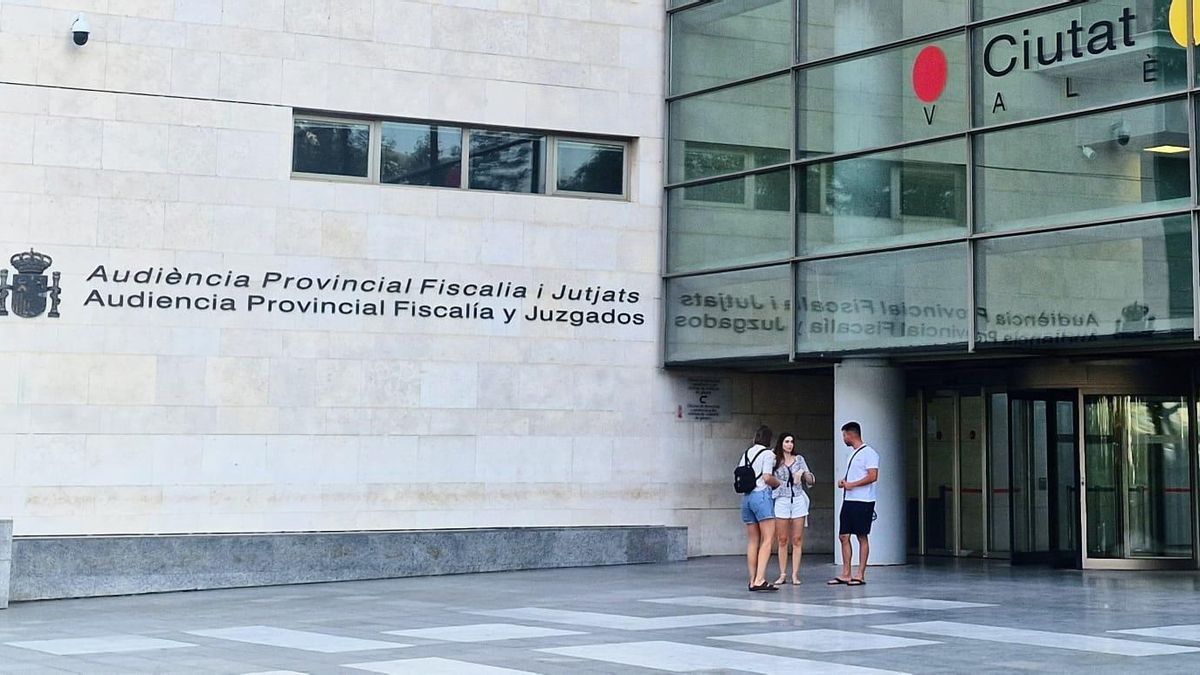 Condenan a periodista del PP de Mazón a pagar 4.000 € por difundir bulo sobre vacunación