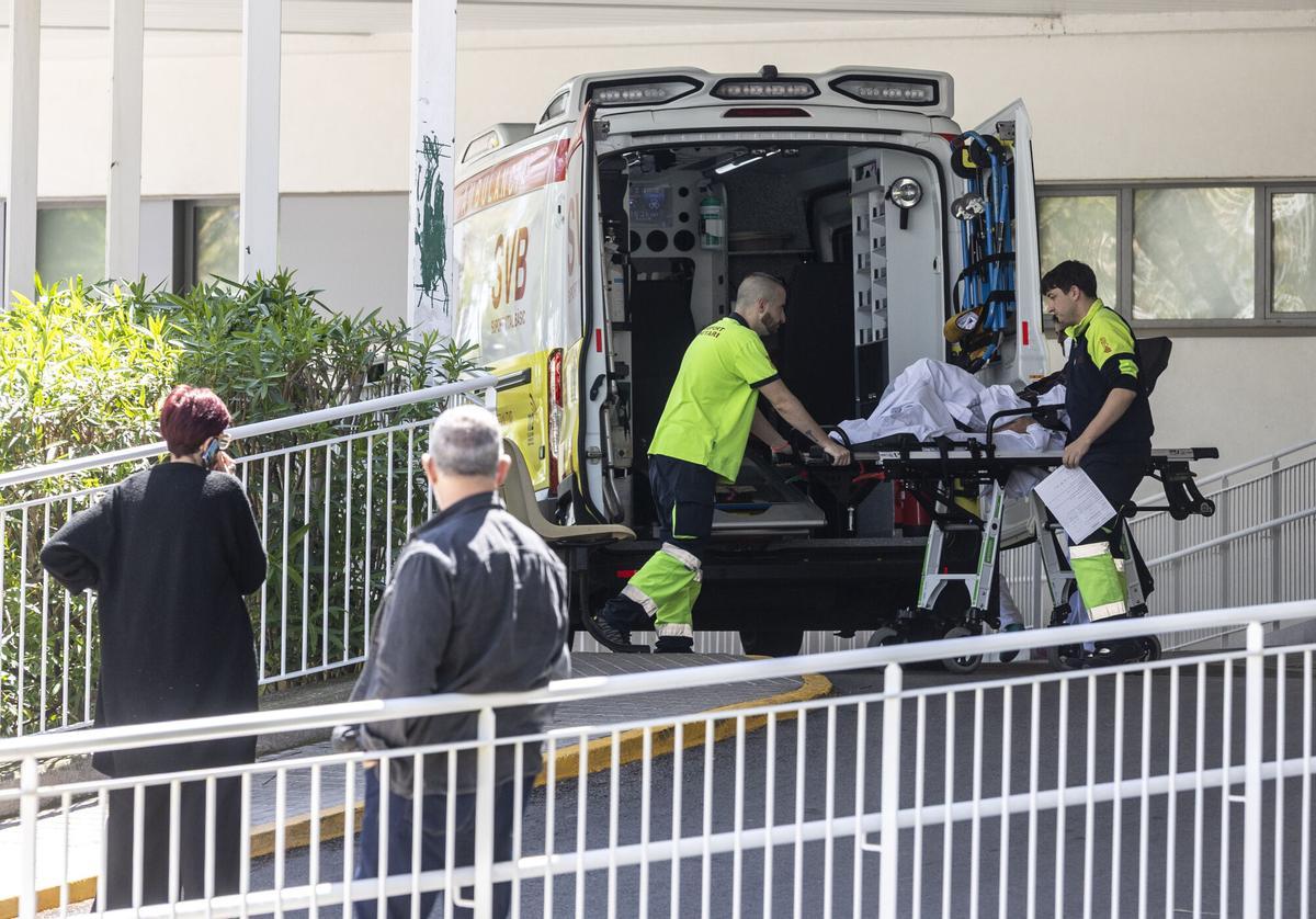 Paciente de 32 años en habitación de aislamiento con presión negativa en el Hospital Universitario Sant Joan de Alicante