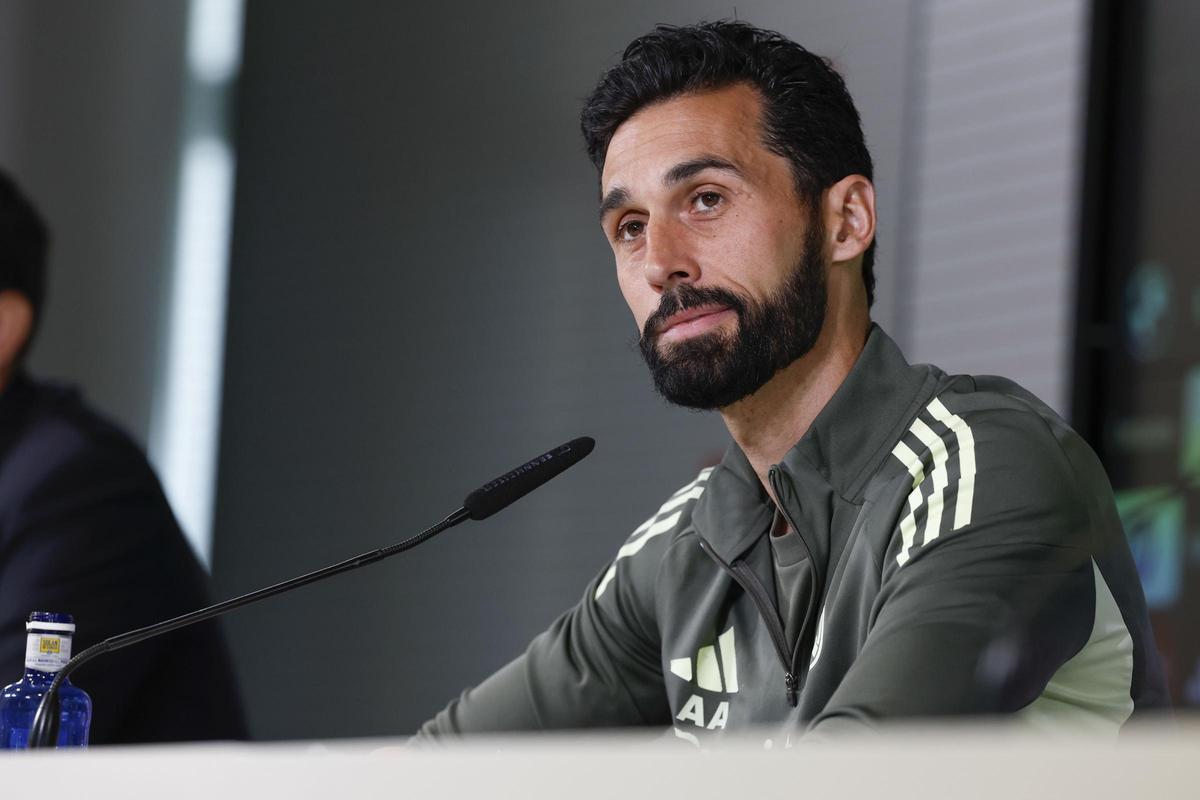 Arbeloa rechaza quemar a Tchouaméni y Valverde y se muestra firme antes del clásico