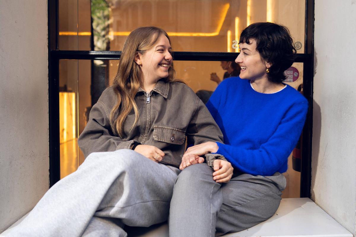 Marta Matute y Júlia Mascort en la presentación de 'Yo no moriré de amor' en Barcelona