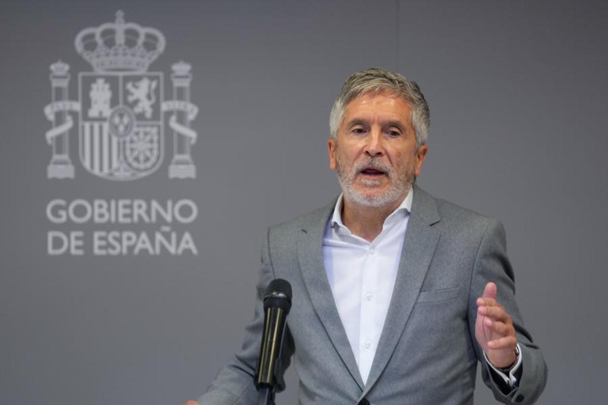 Gran accidente en Huelva: dos guardias civiles mueren y Grande‑Marlaska defiende su política antidroga