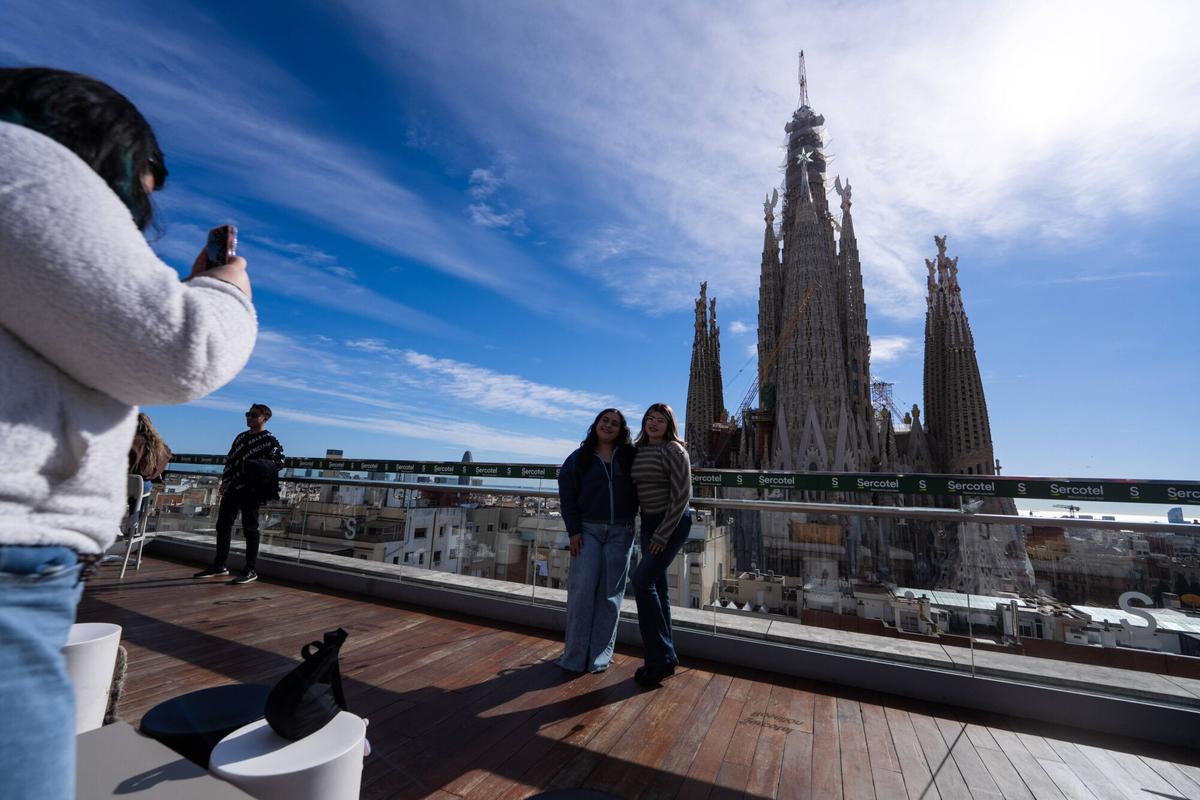 Pope Barcelona hotel prices: la visita del Papa León XIV llena los hoteles y dispara tarifas