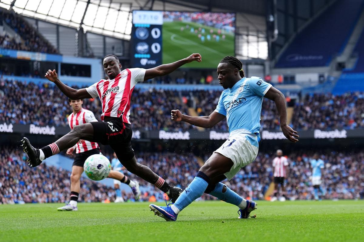 Manchester City celebra su victoria 3-0 contra Brentford en la Premier League