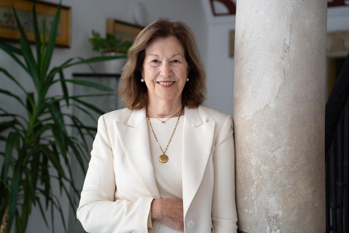 Carmen Romero se une a la campaña del PSOE en Andalucía y lanza su plan de IA para el 17‑M