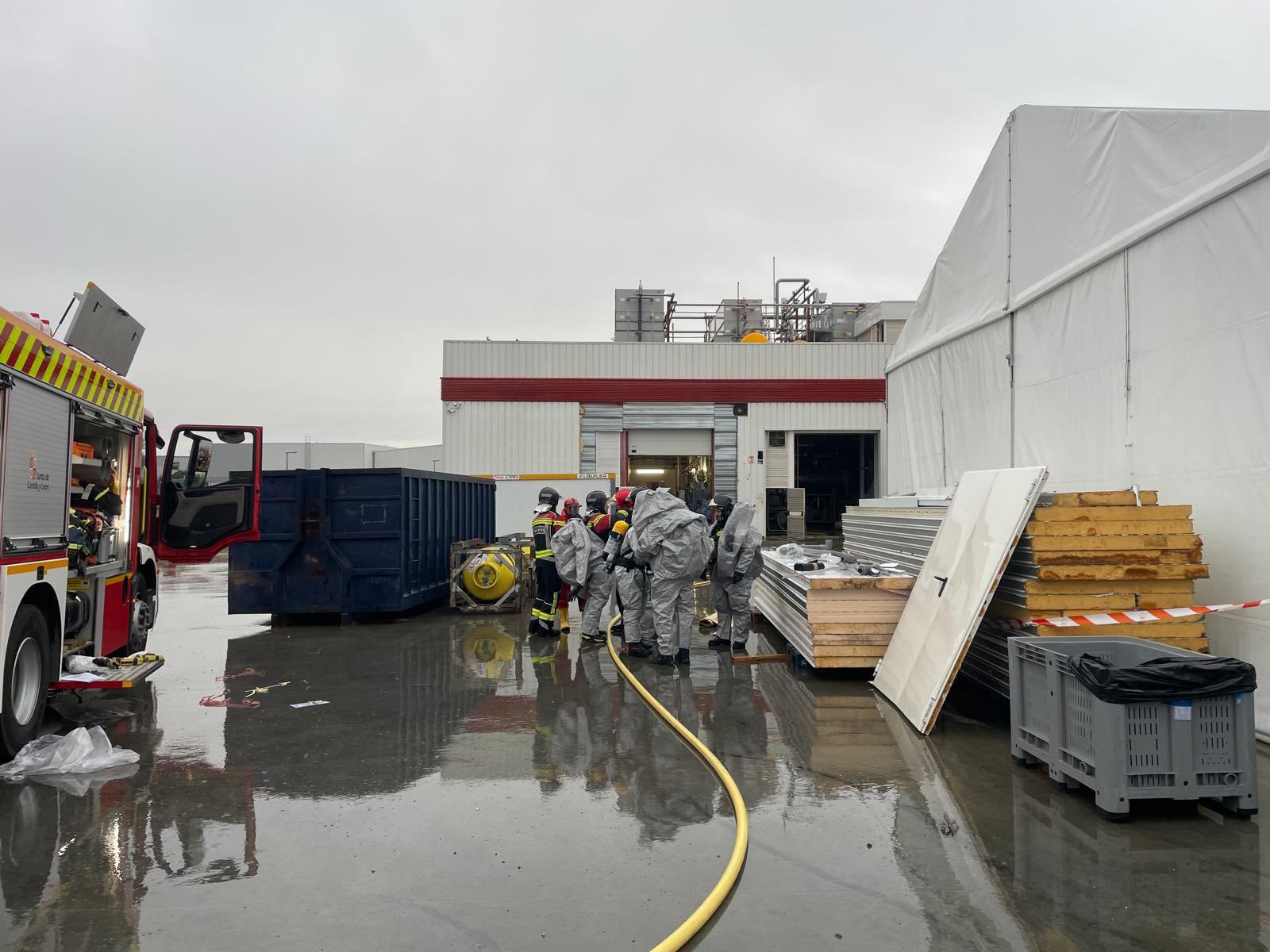 Fuga de amoníaco en Roales del Pan obliga a evacuar a 83 trabajadores