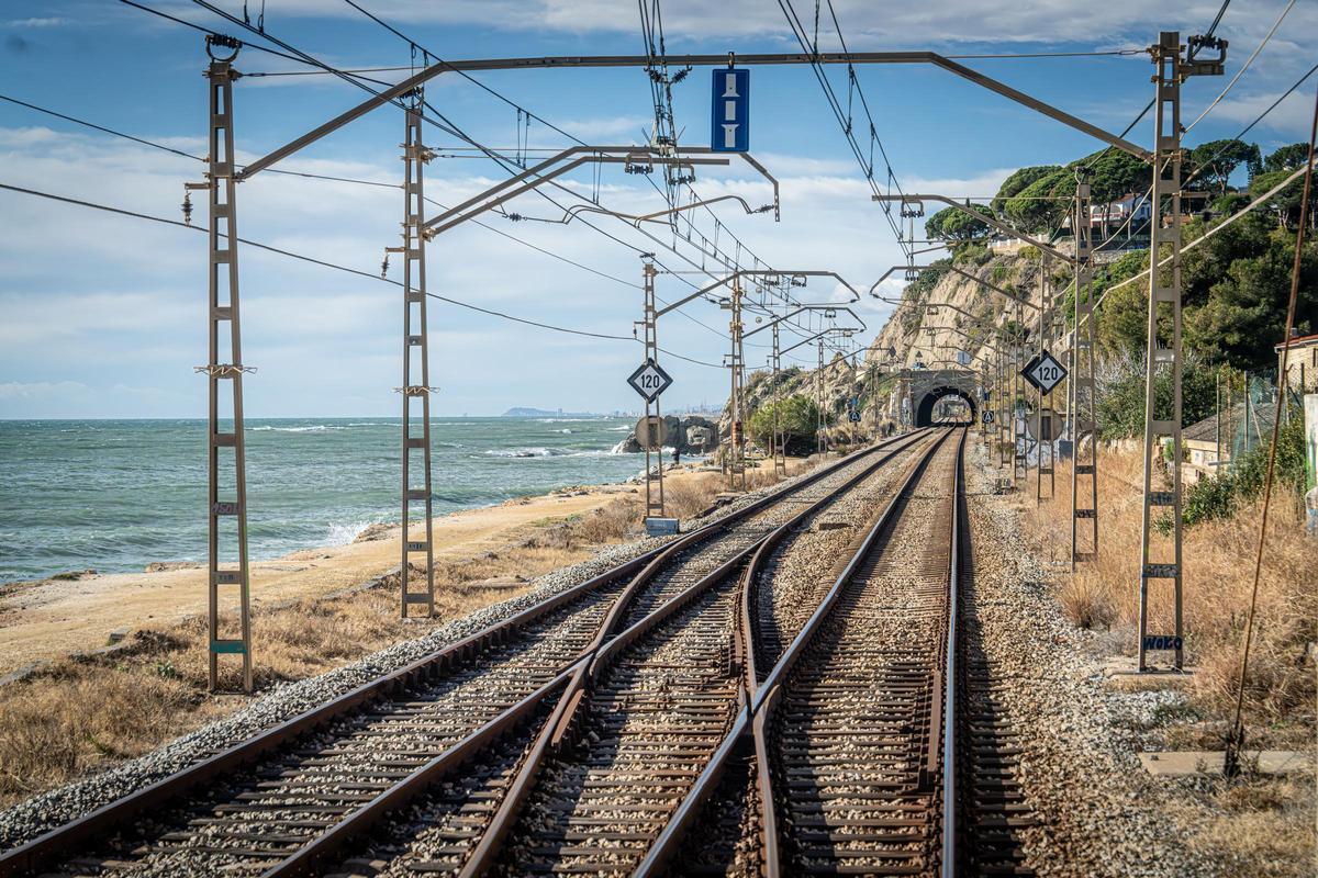 R1 de Rodalies se paraliza entre Blanes y Maçanet‑Massanes tras atropello