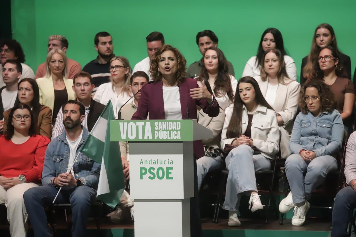 Montero acusa a Moreno de politizar la muerte de dos guardias civiles